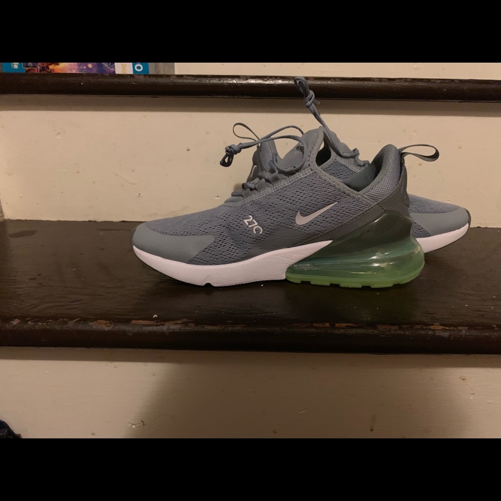 Nike 270